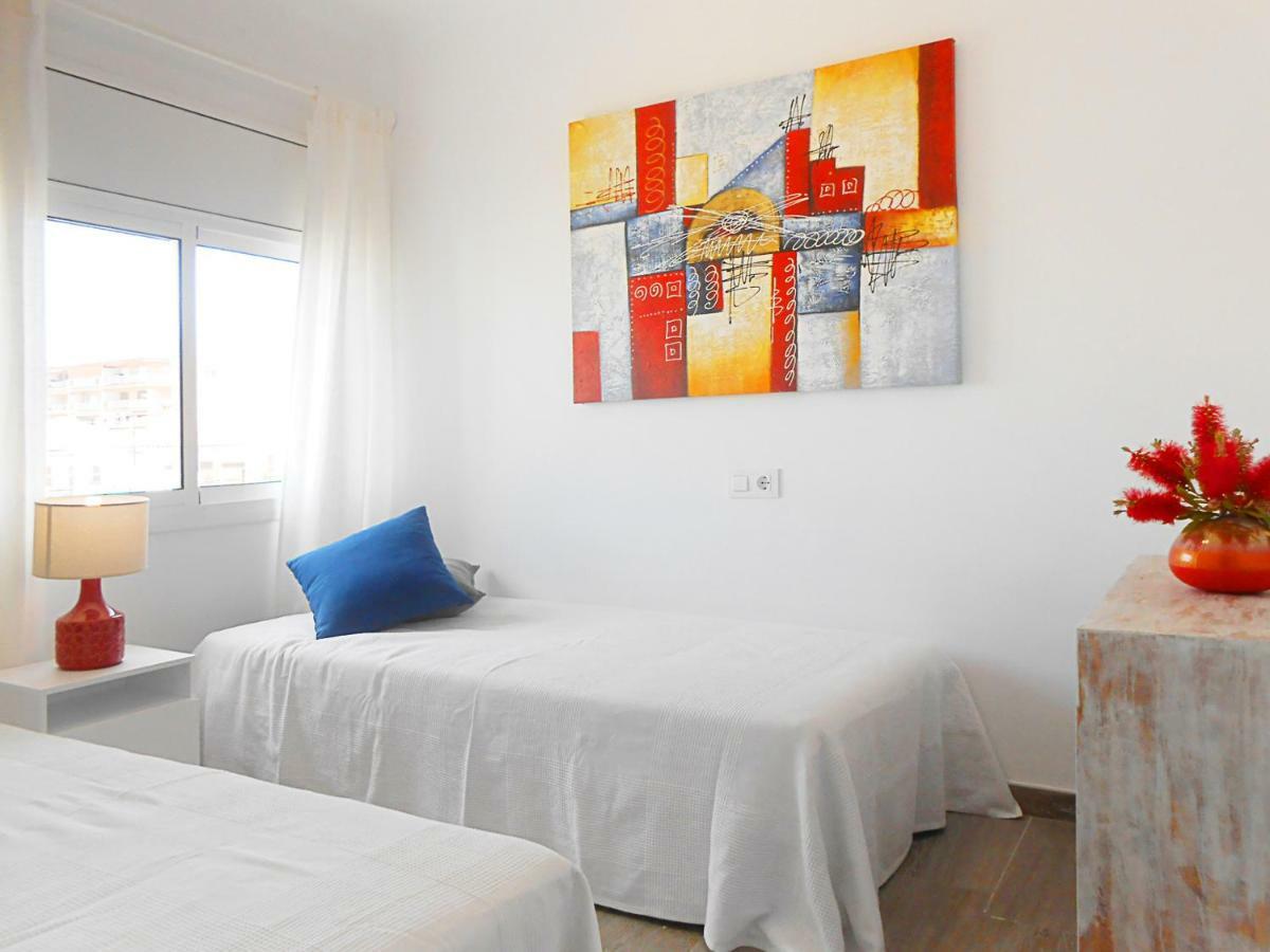 Apartamento Leman Apartment Салоу Екстериор снимка