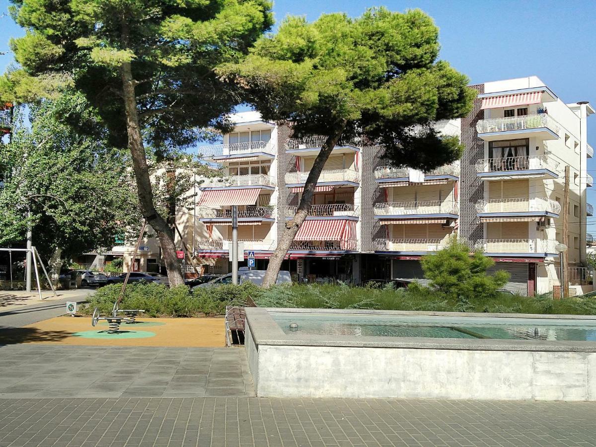 Apartamento Leman Apartment Салоу Екстериор снимка