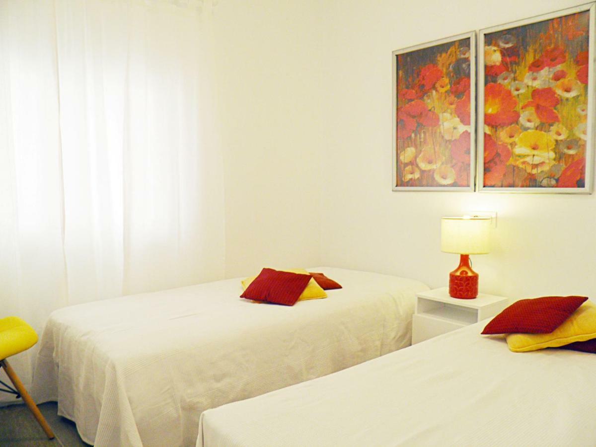 Apartamento Leman Apartment Салоу Екстериор снимка